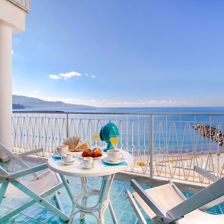 Alimuri Bay Resort Meta Ngoại thất bức ảnh