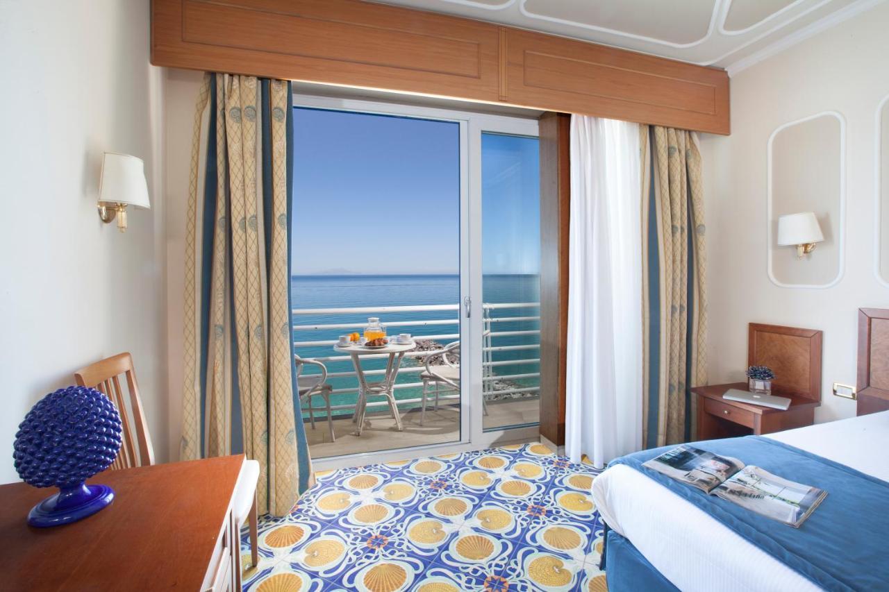 Alimuri Bay Resort Meta Ngoại thất bức ảnh